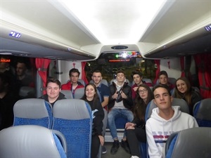 Este servicio extraordinario de Nochevieja se ha solicitado por parte de los Corresponsales Juveniles y  l@s jovenes nucier@s que utilizan este servico