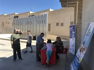 En este espacio se ubicó además una mesa del Voluntariado de La Nucia