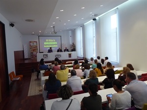 La charla informativa se realizó en la Seu Universitària
