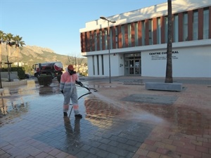 Desinfección de los acceso de l'Auditori de la Mediterrània esta semana