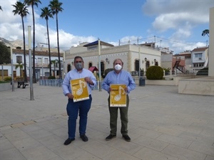 Juan José Ivorra, pte. Unió Musical y Pedro Lloret, concejal de Cultura, en la presentación del concierto