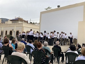 La Banda Juvenil dirigida por Toni Lloret abrió este "Concert de Primavera"