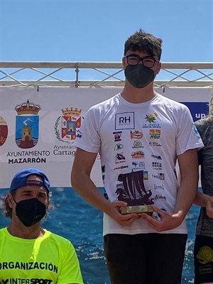 El nadador nuciero fue el más rápido en la Travesía del Puerto de Mazarrón