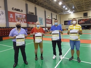 Ferran Feliu, presidente Federación de Bádminton de la Comunidad Valenciana, Marcel Schormans, director del arbitraje del torneo de Badminton Europe, Dani Larsen, presidente Club Bádminton La Nucía y Sergio Villalba, concejal de Deportes de La Nucía.