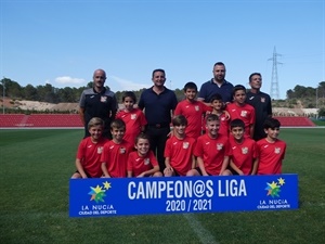 El Benjamín A del CF La Nucía fue el primer equipo homenajeado