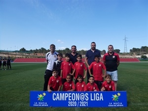 El conjunto del Benjamín "D" del CF La Nucía