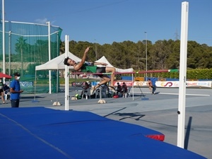 Vicent Contelles del Playas Castellón en el salto de Altura