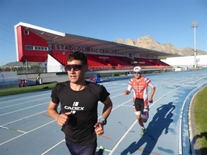 Gustav Iden, octavo en Tokyo 2020 y  Kristian Blummenfelt, entrenando en La Nucía